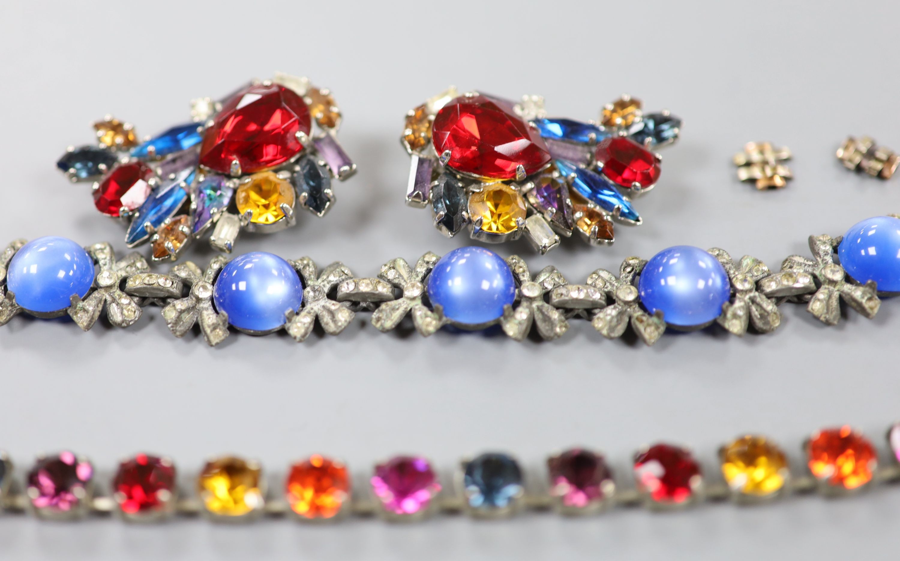 Mixed costume jewellery including Butler & Wilson style.